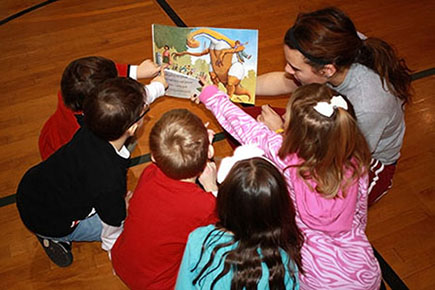 Danielle Lillo Reading to Children